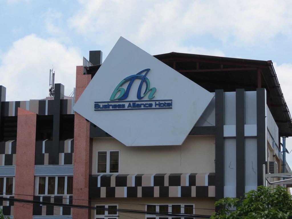 Business Alliance Hotel Yangon Extérieur photo