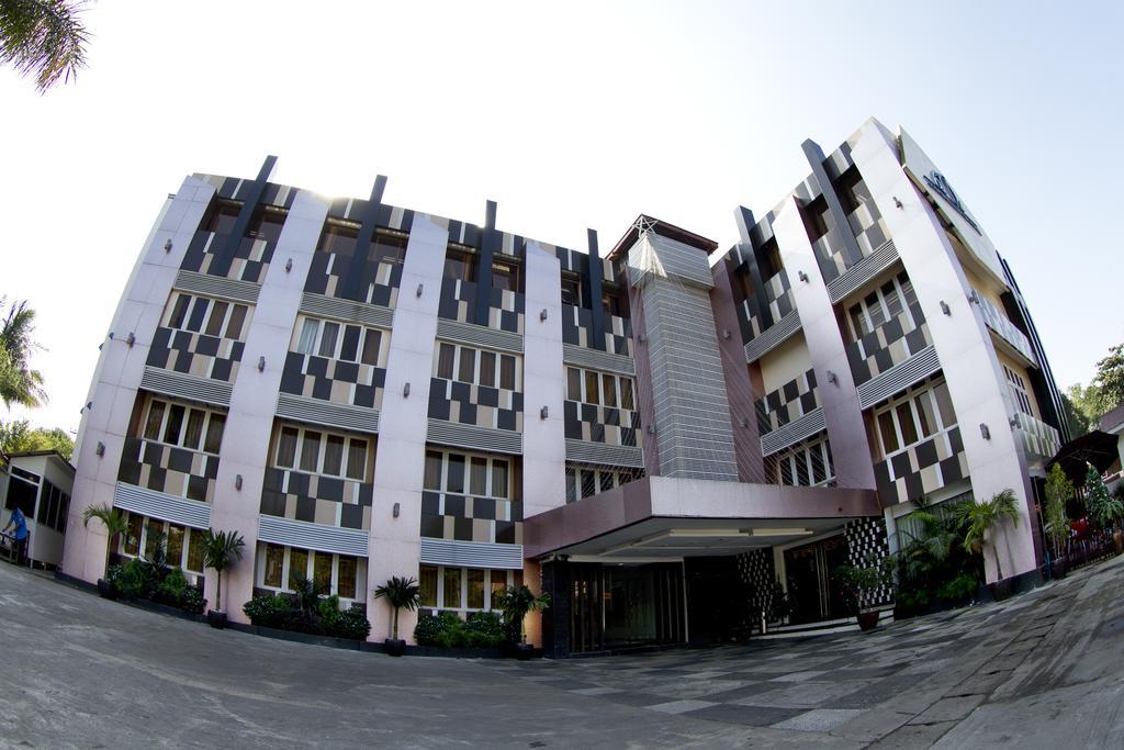 Business Alliance Hotel Yangon Extérieur photo