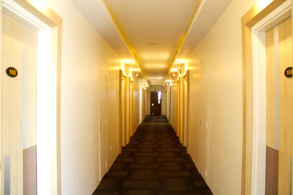 Business Alliance Hotel Yangon Extérieur photo