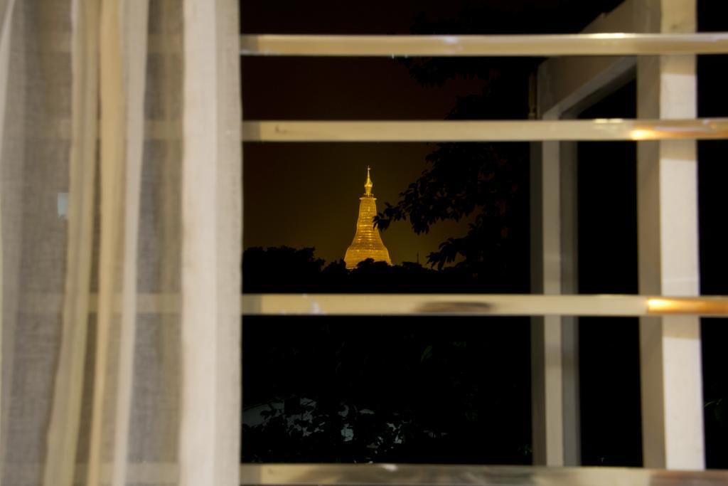 Business Alliance Hotel Yangon Extérieur photo