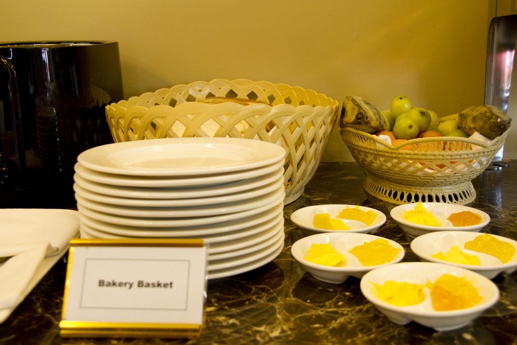 Business Alliance Hotel Yangon Extérieur photo