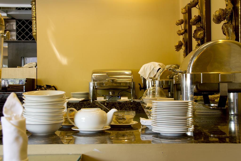 Business Alliance Hotel Yangon Extérieur photo