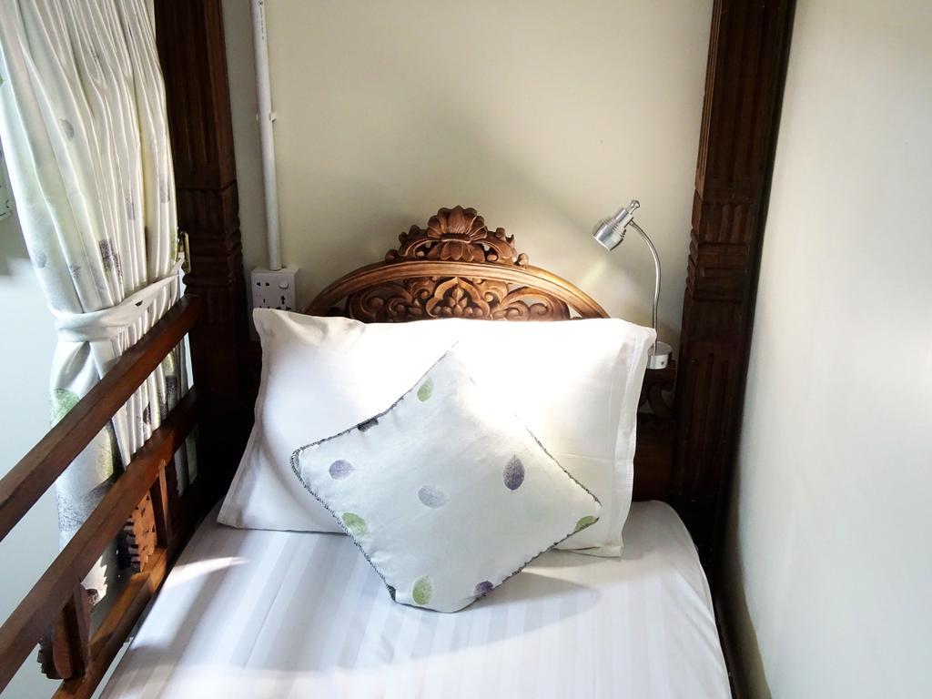 Business Alliance Hotel Yangon Extérieur photo