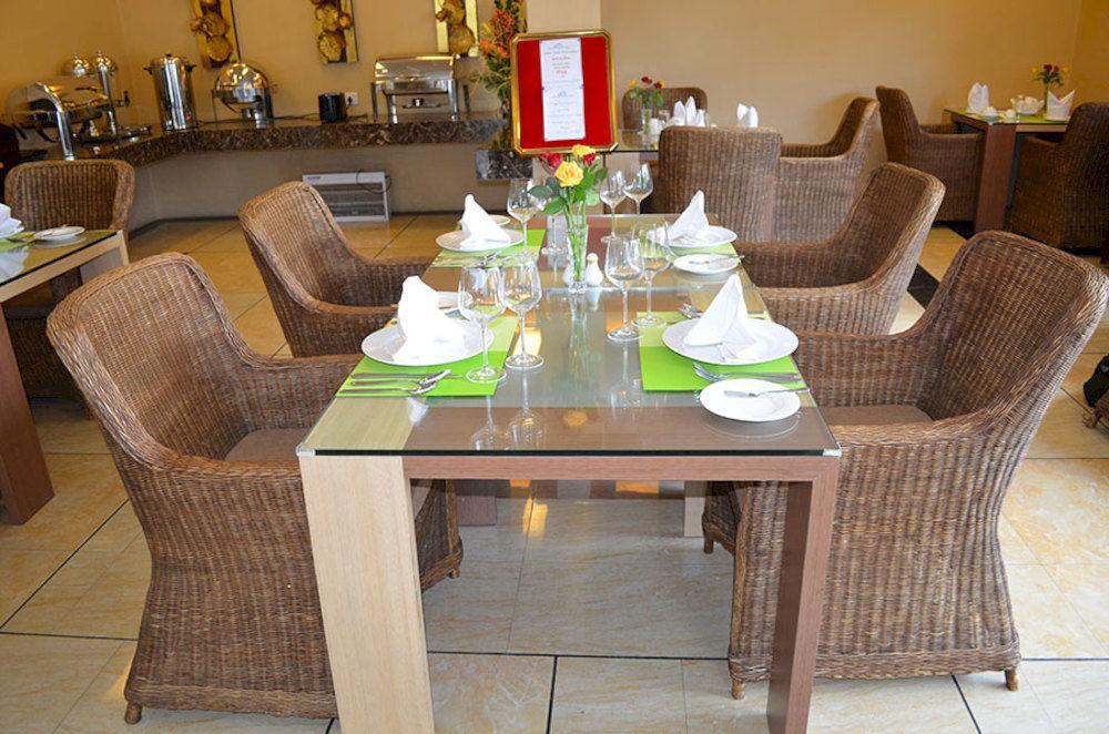 Business Alliance Hotel Yangon Extérieur photo