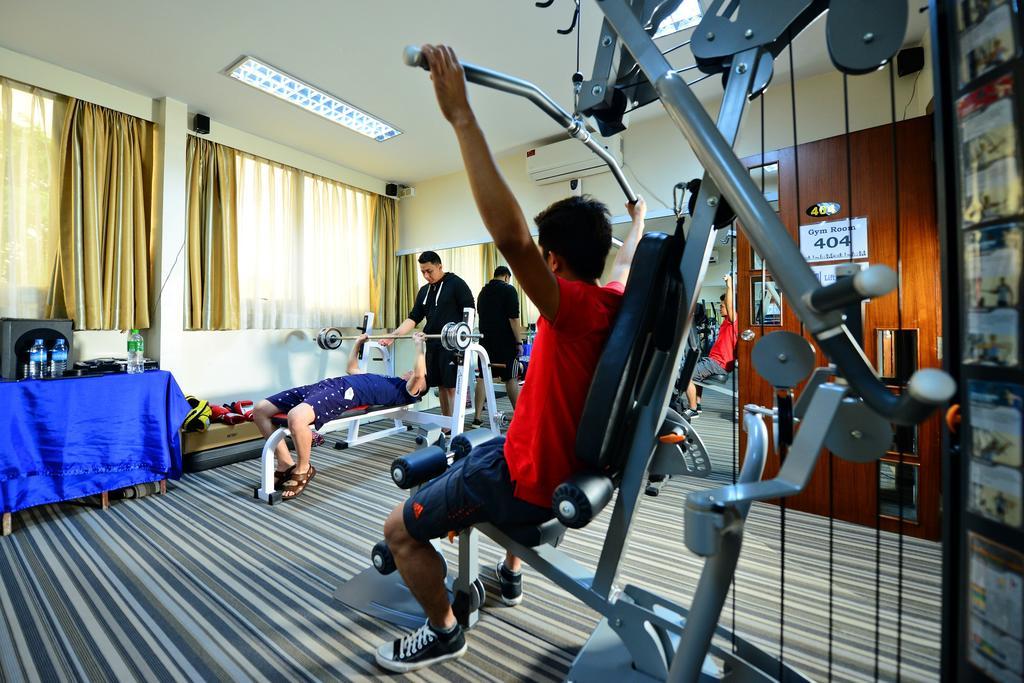 Business Alliance Hotel Yangon Extérieur photo