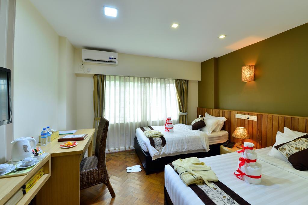 Business Alliance Hotel Yangon Extérieur photo