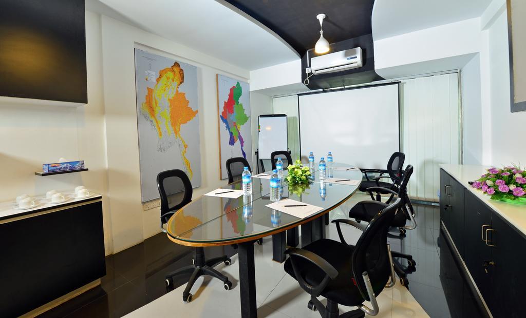 Business Alliance Hotel Yangon Extérieur photo