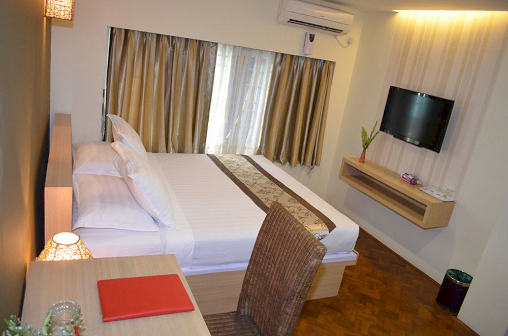 Business Alliance Hotel Yangon Extérieur photo