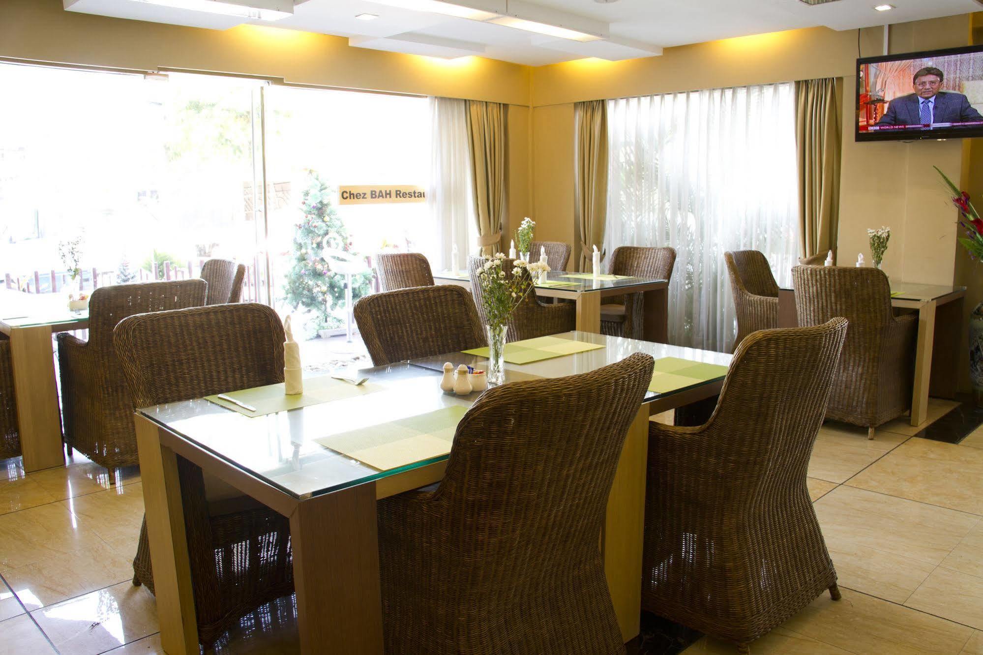 Business Alliance Hotel Yangon Extérieur photo