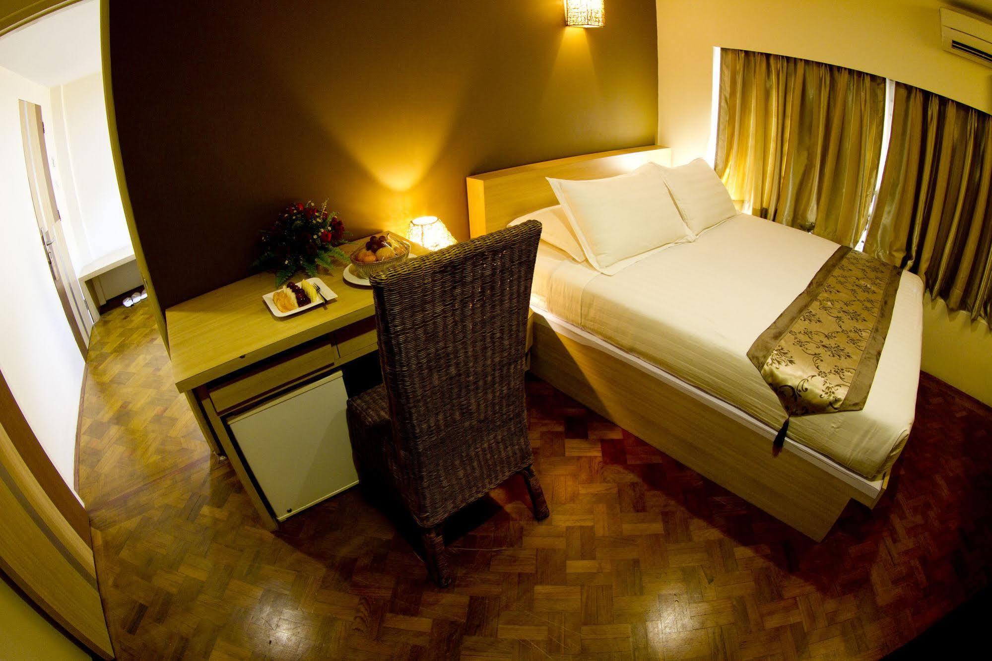 Business Alliance Hotel Yangon Extérieur photo