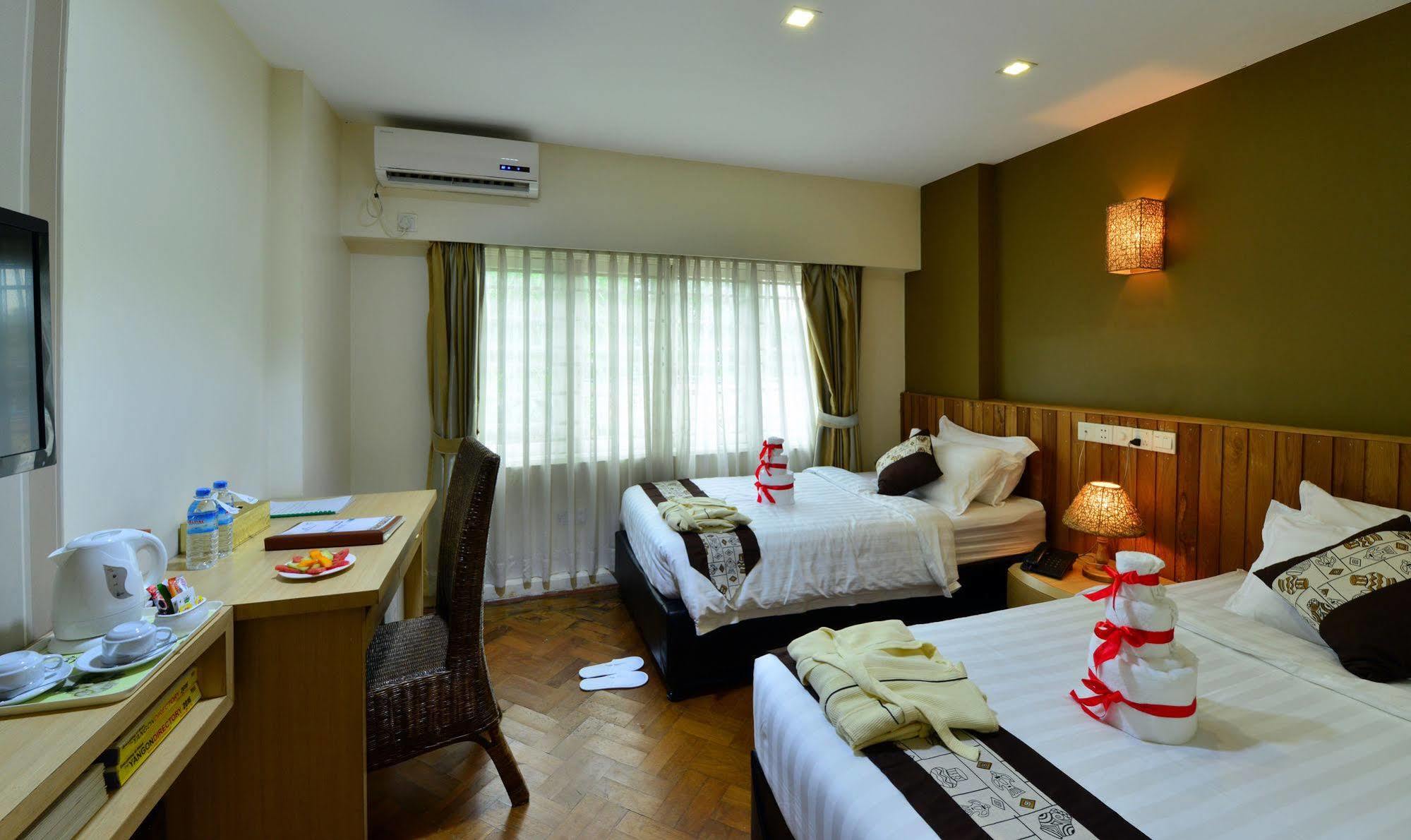 Business Alliance Hotel Yangon Extérieur photo