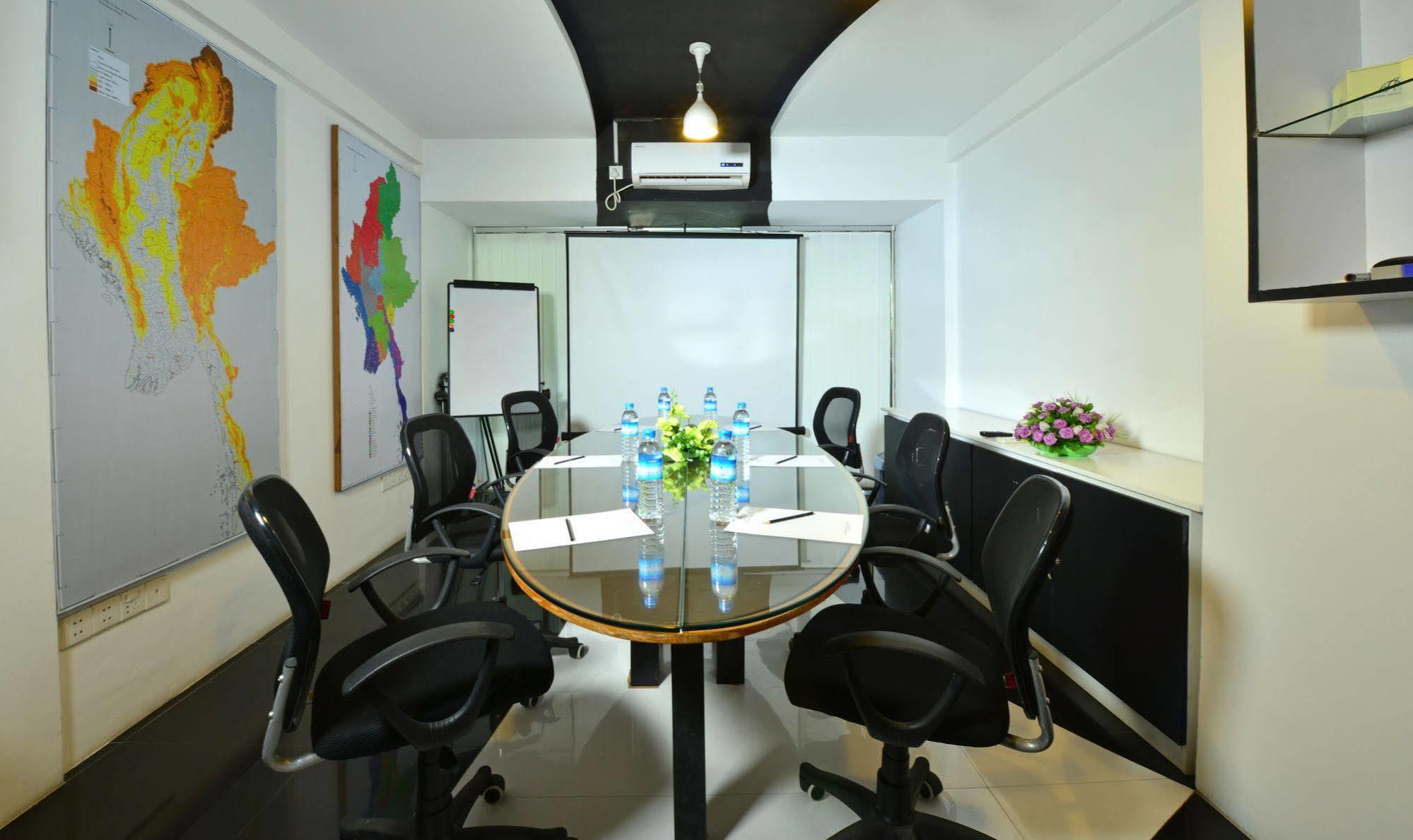 Business Alliance Hotel Yangon Extérieur photo